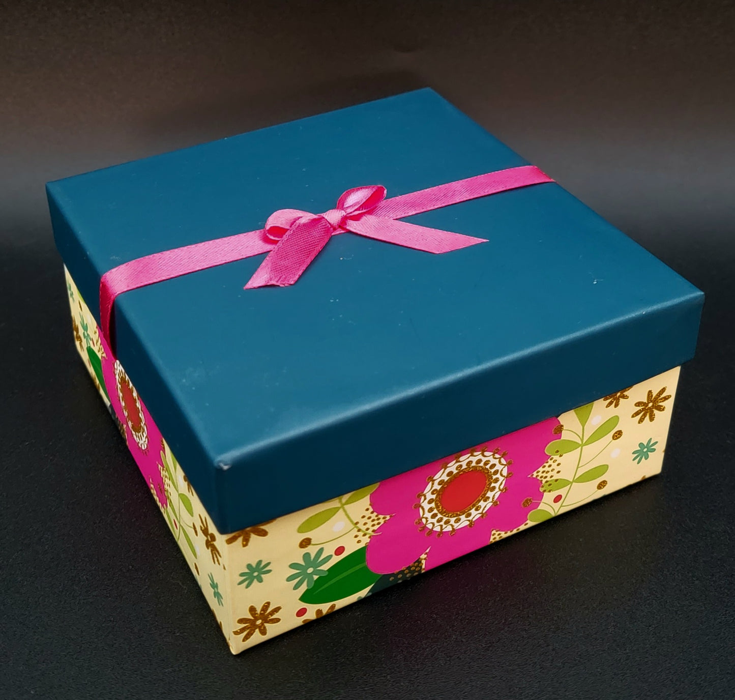 Retro Flower Spring Box